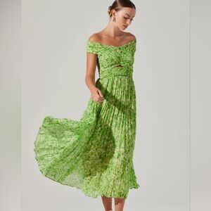 ASTR the Label | Leonara Pleated Midi Dress in Green Floral